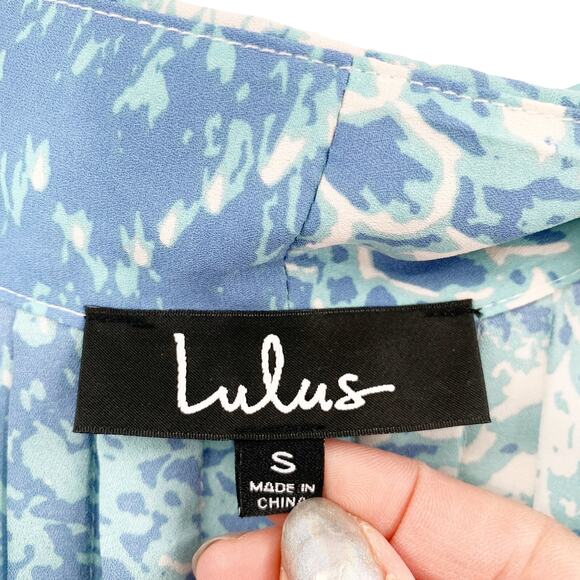 2/$30 LULUS Mermaid's Tale Blue Print Maxi Dress Size S Blue Maxi Deep V Neck - Picture 3 of 6